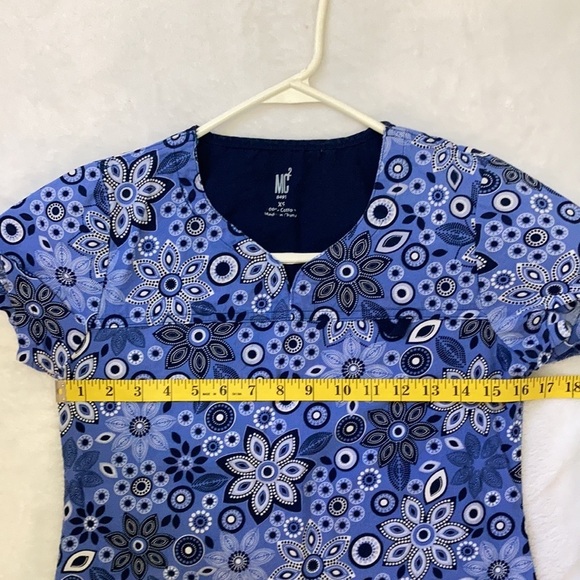 Med Couture MC2 Women’s Scrub Top Size XS - Picture 6 of 7